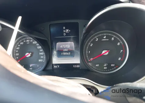 2015 Mercedes-Benz C 300 Luxury 4Matic из США, поврежденный, VIN 55SWF4KB4FU013650